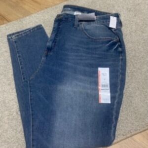 Time and Tru Women curvy blue Jean